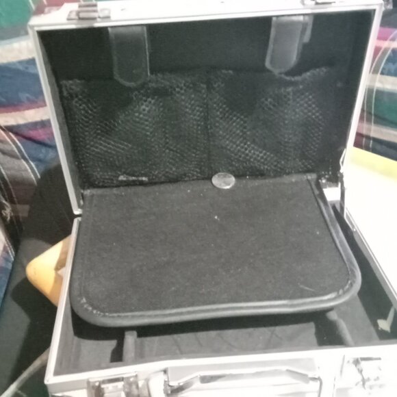 Intec Nintendo DS 3DS Hard Aluminum Silver Carrying Case Briefcase - Picture 3 of 6